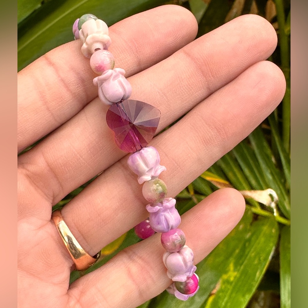 Persian Jade & Pua Kalaunu (crown flower) w/ Swarovski heart Bracelet